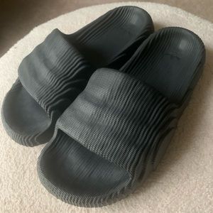 Adidas Adilette 22 Slides Size 5